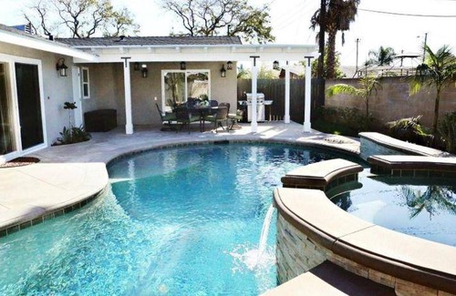 Anaheim Resort House | 232 m² House ∙ 6 bedrooms ∙ 15 guests