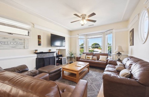Townsite House | 232 m² House ∙ 3 bedrooms ∙ 8 guests