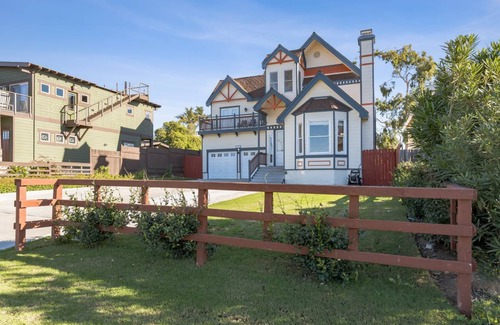 Townsite House | 232 m² House ∙ 3 bedrooms ∙ 8 guests