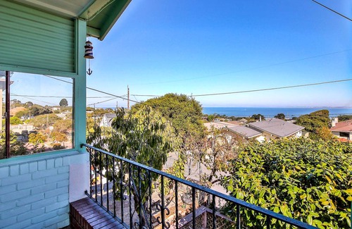 Monterey House | 232 m² House ∙ 4 bedrooms ∙ 7 guests