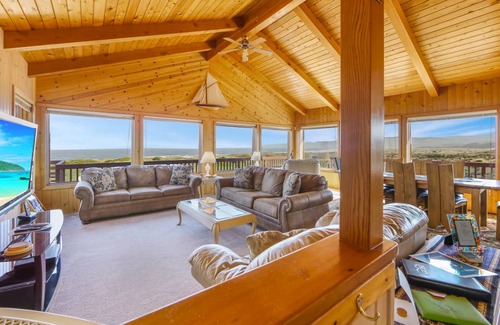 Fort Bragg House | 233 m² House ∙ 4 bedrooms ∙ 12 guests