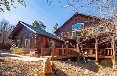 Upper Moonridge House | 239 m² House ∙ 3 bedrooms ∙ 8 guests