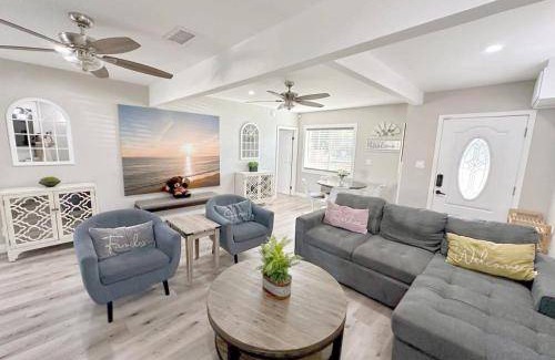 Southwest Anaheim Villa | 242 m² Villa ∙ 5 bedrooms ∙ 15 guests