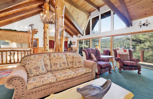 Boulder Bay Cabin | 244 m² Cabin ∙ 3 bedrooms ∙ 10 guests