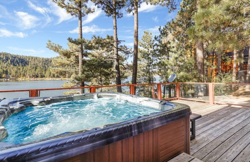Boulder Bay Cabin | 244 m² Cabin ∙ 3 bedrooms ∙ 10 guests