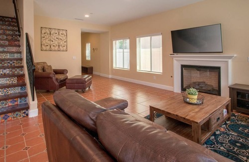 Anaheim Colony Historic District House | 246 m² House ∙ 6 bedrooms ∙ 15 guests