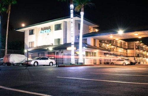 Garden Grove Hotel | 250 m² Motel ∙ 127 guests