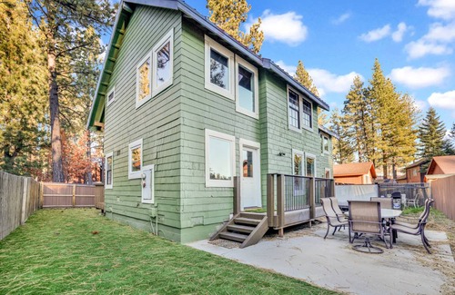 Fawnskin Cabin | 259 m² Cabin ∙ 4 bedrooms ∙ 10 guests