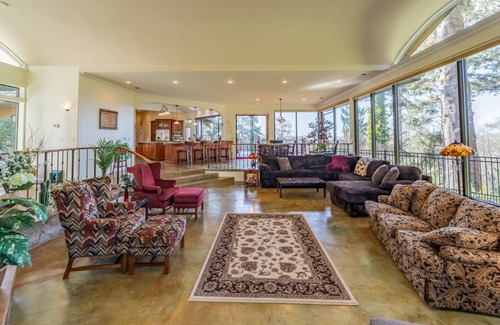 Freshwater House | 270 m² House ∙ 3 bedrooms ∙ 6 guests