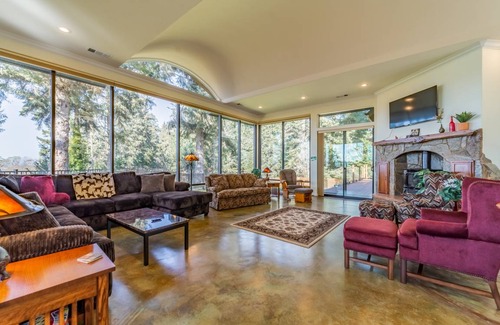 Freshwater House | 270 m² House ∙ 3 bedrooms ∙ 6 guests