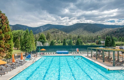 Pine Mountain Club House | 278 m² House ∙ 3 bedrooms ∙ 11 guests