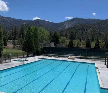 Pine Mountain Club House | 279 m² House ∙ 5 bedrooms ∙ 16 guests