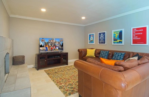 Northwest Anaheim House | 279 m² House ∙ 7 bedrooms ∙ 17 guests