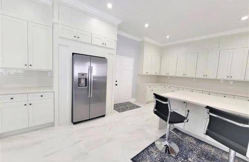 Midway City House | 279 m² House ∙ 5 bedrooms ∙ 16 guests