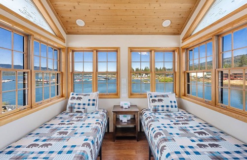 Big Bear Lake House | 279 m² House ∙ 3 bedrooms ∙ 14 guests