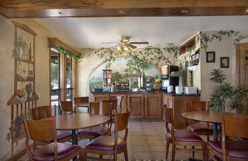 Lemoore Hotel | 28 m² Hotel ∙ 127 guests