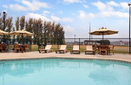 Lemoore Hotel | 28 m² Hotel ∙ 127 guests