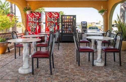 Costa Mesa Hotel | 28 m² Motel ∙ 127 guests