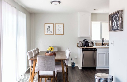 Coastal San Pedro House | 3 BD w 2 Ensuite Baths/Garage/AC