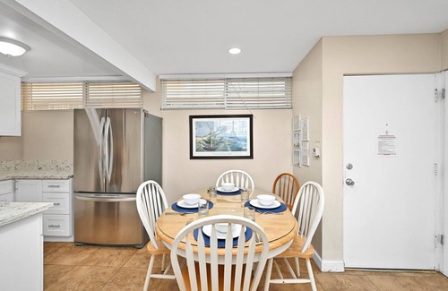 Santa Ana Heights House | 3 Bedroom 3 Bath Home w/Patio 1 block from beach