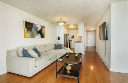 Marina Peninsula Apartment | 3-bedroom apartment in fabulous Marina del Rey with WiFi, fitness room