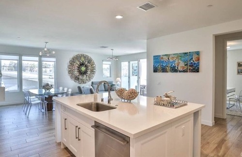 Del Obispo House | 3 Bedroom Townhome 460891 by Houzlet