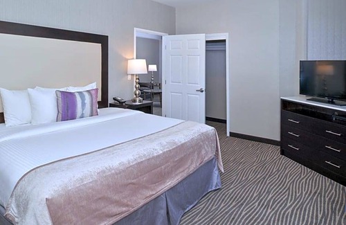 East Village Hotel | 3-Star Hotel ∙ Best Western Plus Hotel at the Convention Center