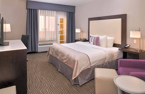 East Village Hotel | 3-Star Hotel ∙ Best Western Plus Hotel at the Convention Center