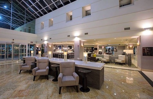 Downtown Hotel | 3-Star Hotel ∙ Bakersfield Marriott at the Convention Center