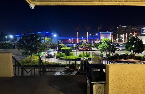 Anaheim Resort Hostel | 300 m² Hostel ∙ 6 guests