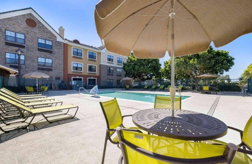 Carlsbad Village Hotel | 300 m² Hotel ∙ 127 guests