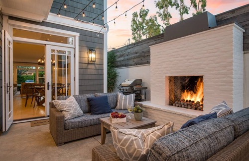 Santa Ana Heights House | 302 m² House ∙ 5 bedrooms ∙ 24 guests