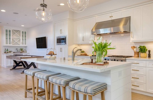 Santa Ana Heights House | 302 m² House ∙ 5 bedrooms ∙ 24 guests