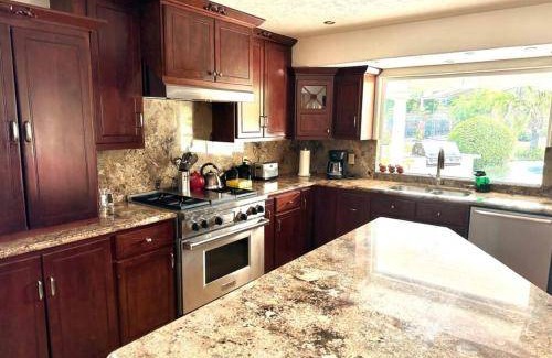 Kit Carson House | 303 m² House ∙ 5 bedrooms ∙ 12 guests