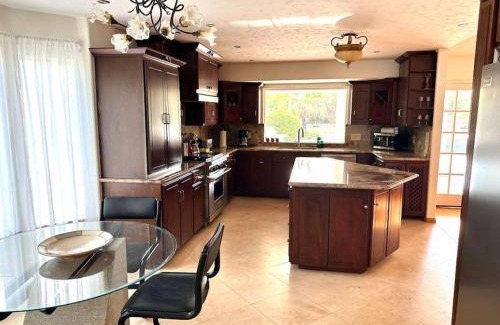 Kit Carson House | 303 m² House ∙ 5 bedrooms ∙ 12 guests