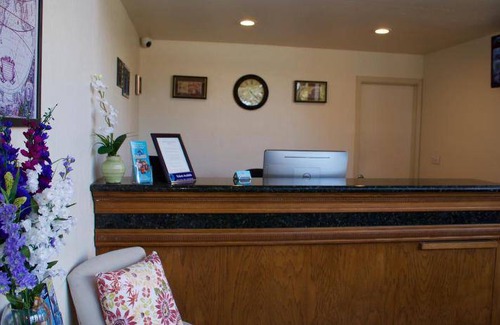Munras Avenue Hotel | 31 m² Hotel ∙ 8 guests