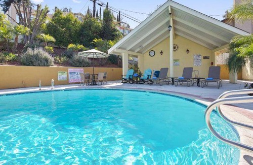 Woodland Hills Hotel | 31 m² Hotel ∙ 127 guests