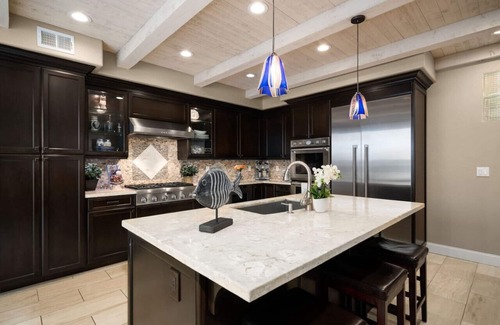 Huntington Beach House | 31+ Night Beachstay | Bikes | Fireplace | Hot Tub | Pets
