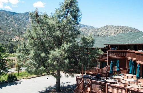 Kernville Hotel | 320 m² Hotel ∙ 4 guests