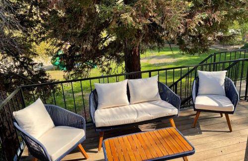 Bakersfield House | 321 m² House ∙ 5 bedrooms ∙ 12 guests