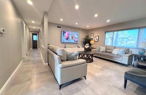 Southwest Anaheim House | 325 m² House ∙ 8 bedrooms ∙ 18 guests
