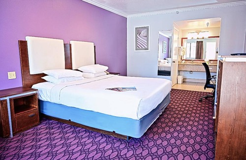 East Manhattan Beach Hotel | 325 m² Hotel ∙ 8 guests