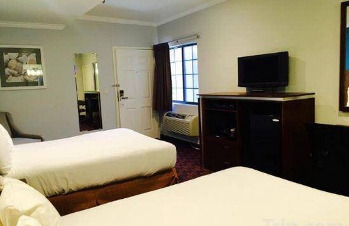 East Manhattan Beach Hotel | 325 m² Hotel ∙ 8 guests