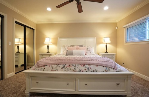 Northwest Anaheim House | 325 m² House ∙ 5 bedrooms ∙ 20 guests