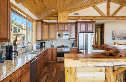 Castle Glen Estates House | 327 m² House ∙ 4 bedrooms ∙ 16 guests
