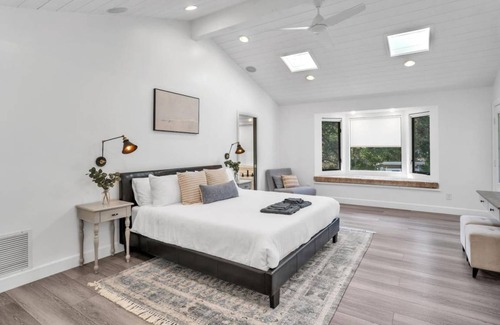 Fallbrook House | 329 m² House ∙ 4 bedrooms ∙ 15 guests