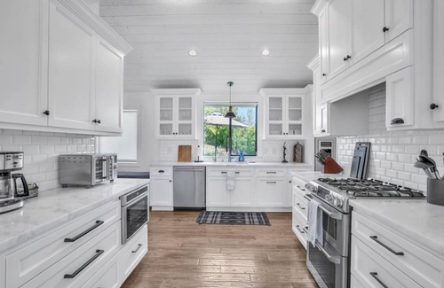 Fallbrook House | 329 m² House ∙ 4 bedrooms ∙ 15 guests