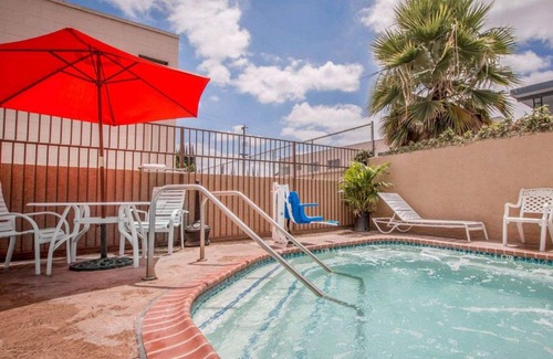 Downey Hotel | 33 m² Hotel ∙ 127 guests