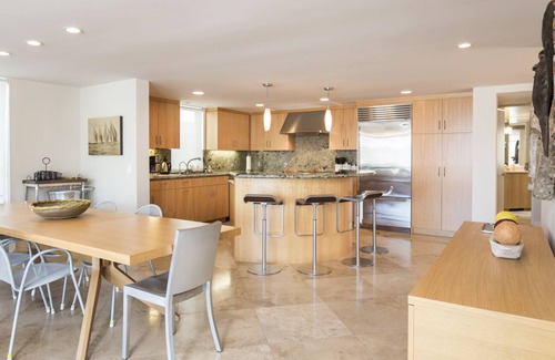 Hollywood House | 3302O - 713488 Modern Marvel: 4 BR, 3 BA House in Oxnard, Sleeps 8