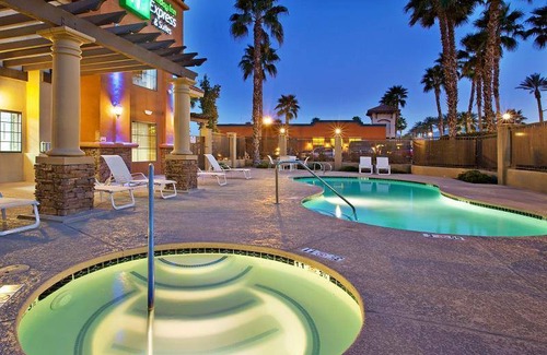 Magnesia Falls Cove Hotel | 35 m² Hotel ∙ 127 guests